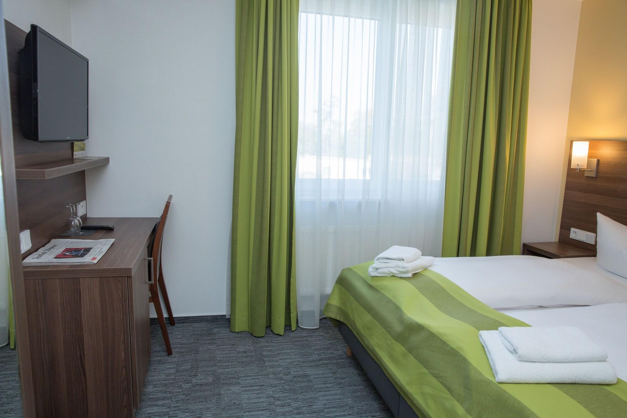 Goethe Conference Hotel By Trip Inn Франкфурт на Майн Екстериор снимка