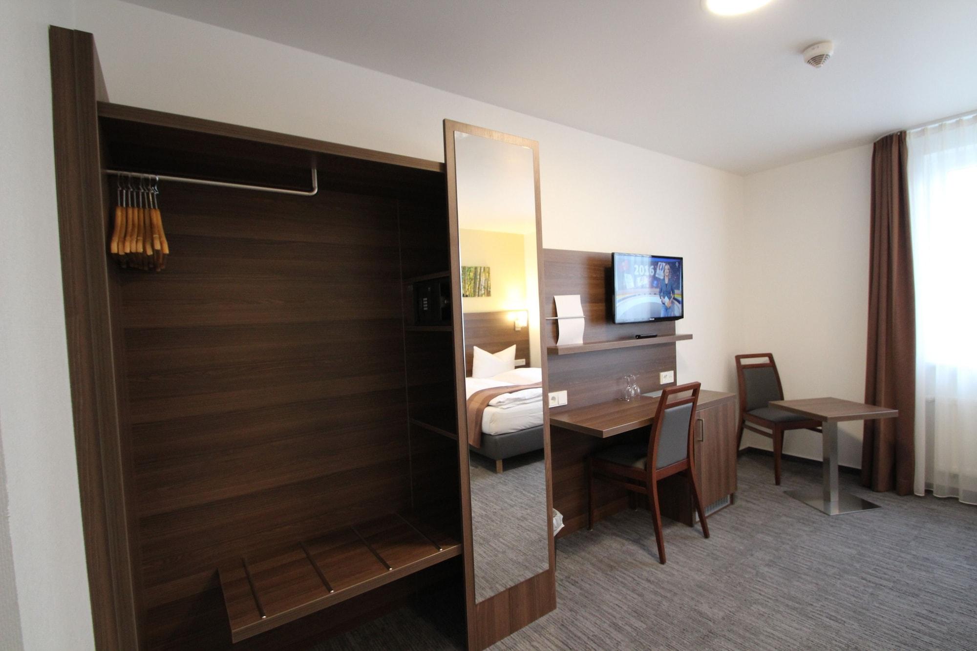 Goethe Conference Hotel By Trip Inn Франкфурт на Майн Екстериор снимка